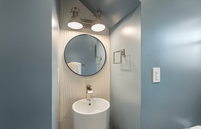 5_astuces_pour_optimiser_l_espace_de_votre_petite_salle_de_bain