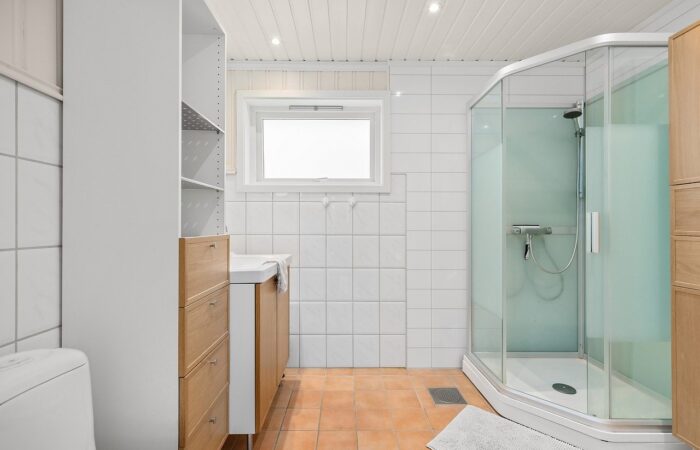 Réinventez_votre_salle_de_bain_avec_une_porte_de_douche_coulissante